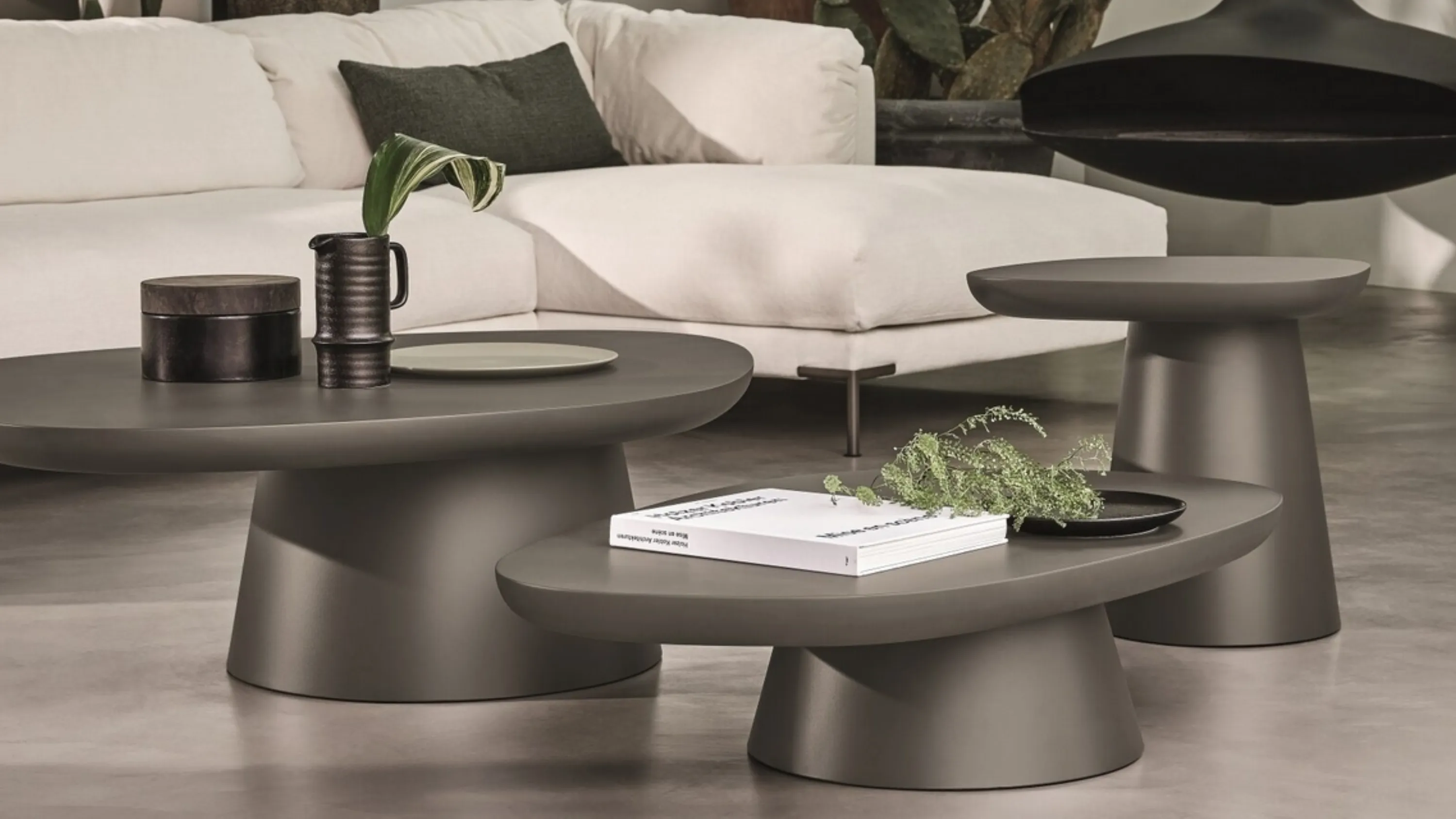 Tavolino Stone In con base in metallo e piano in MDF Stone Ditre Italia