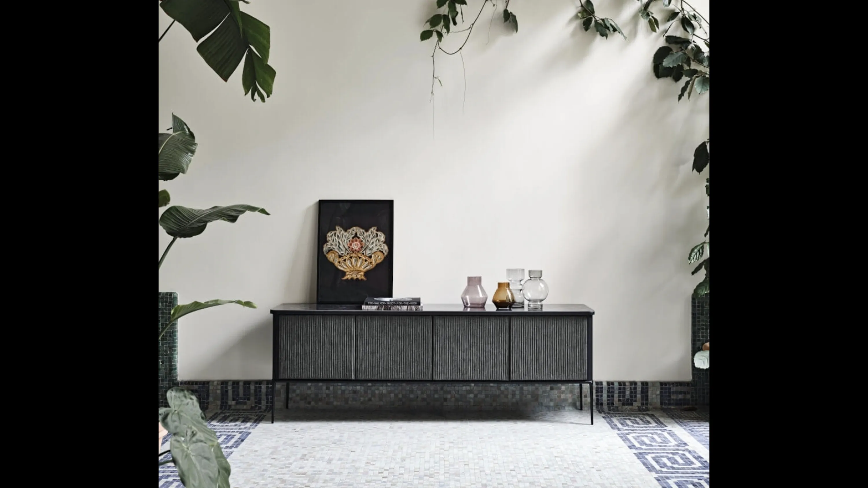 Madia Lea H73 in legno con ante rivestite in tessuto di Midj