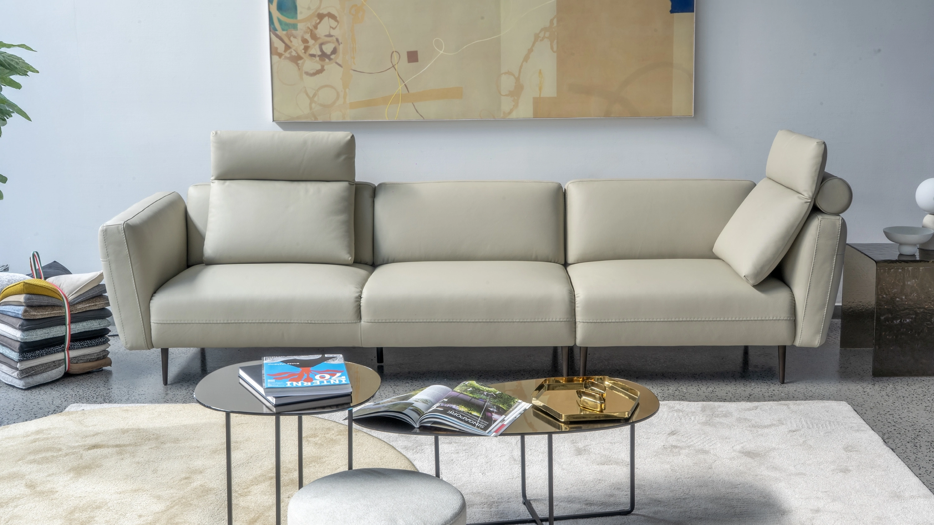 Divano lineare in pelle 4U di Calia