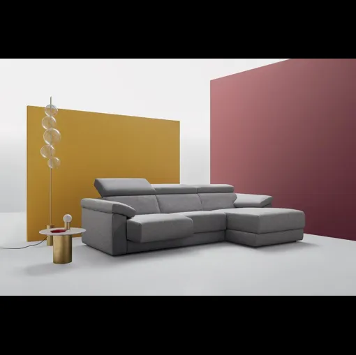 Divano in tessuto con penisola, poggiatesta reclinabili e sedute estraibili Dexter di Felis