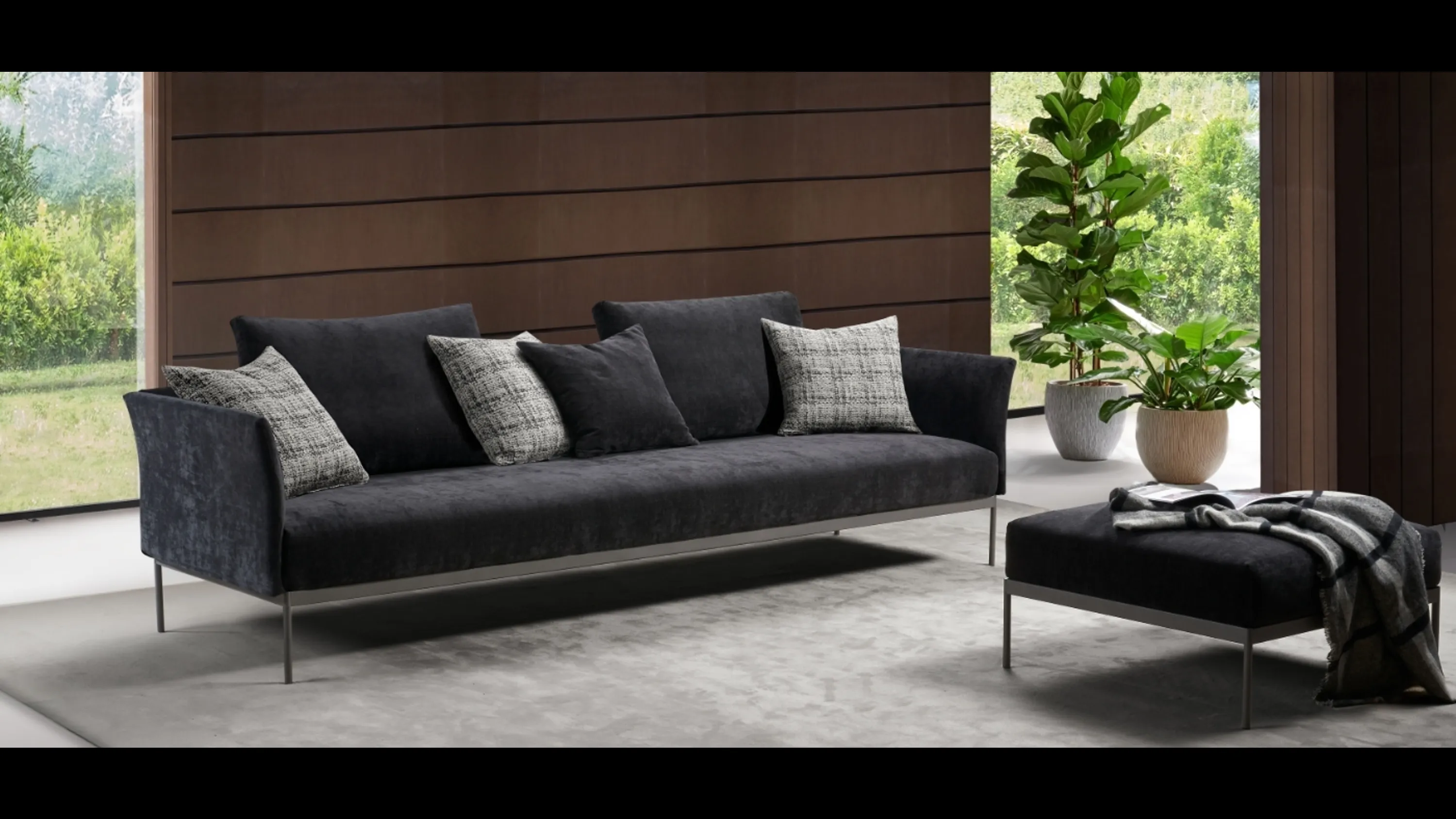 Divano Samuì lineare in tessuto di Excò